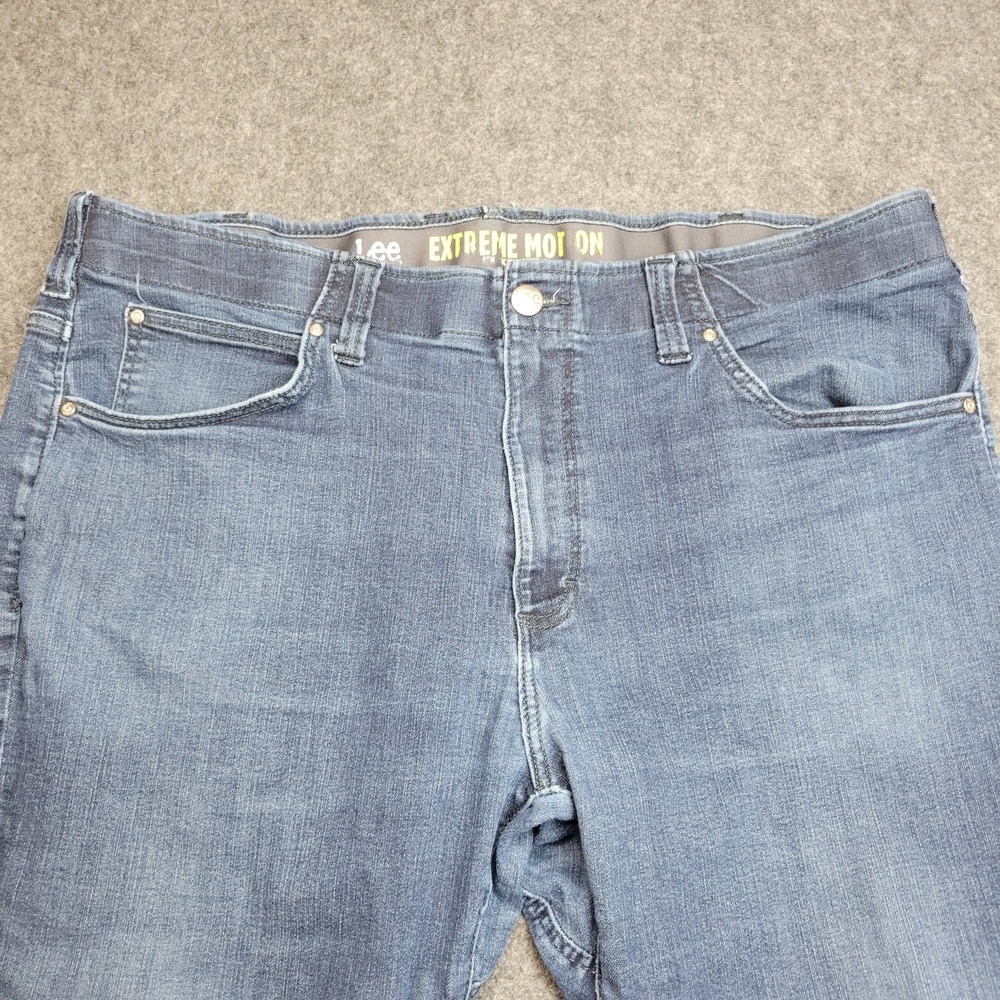 Lee Jeans Mens 44x32 Extreme Motion Straight Fit Tapered Leg Stretch Preppy - Picture 5 of 12